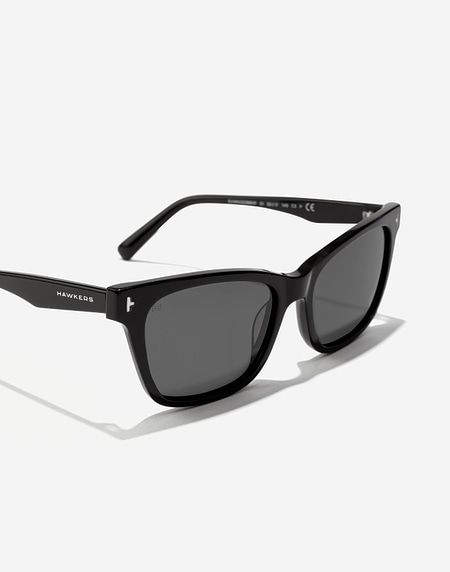 Sunglasses Hawkers MAZE - POLARIZED BLACK DARK