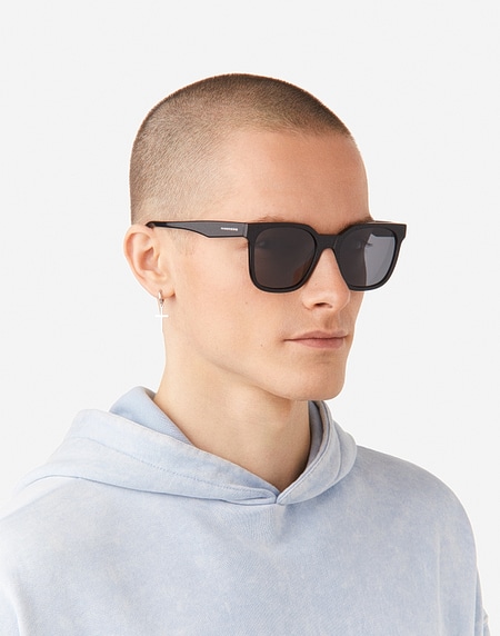 Lentes de sol Hawkers TRIBE - POLARIZED BLACK DARK