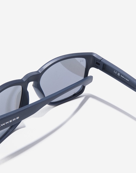 Nos Lunettes de Soleil Hawkers CORE RAW - POLARIZED NAVY BLUE CHROME
