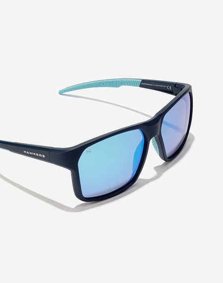 Sunglasses Hawkers TRACK - POLARIZED NAVY CLEAR BLUE