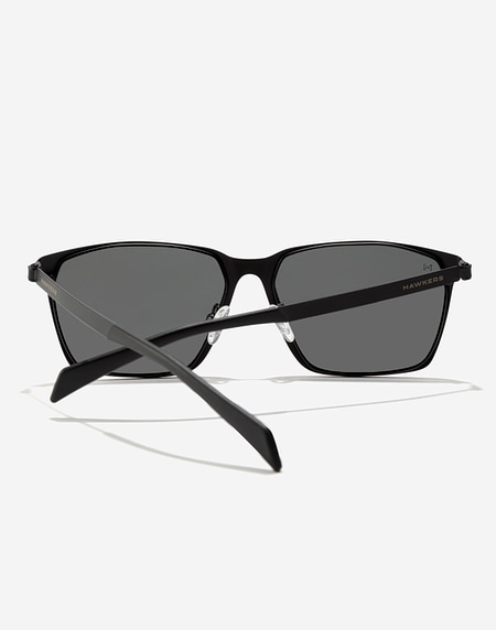 Sunglasses Hawkers TRACK FLEX - POLARIZED BLACK DARK