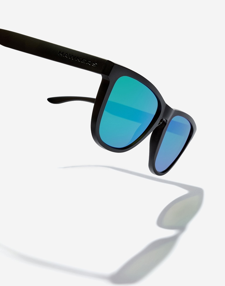 Sunglasses Hawkers ONE RAW - BLACK EMERALD