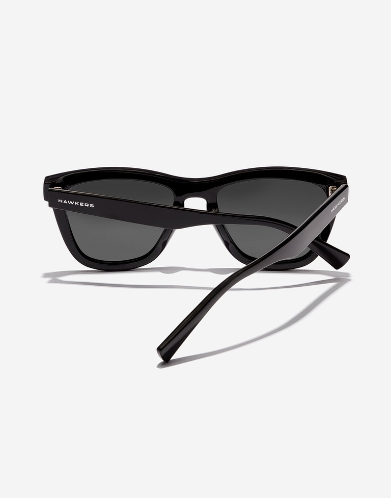 Sunglasses Hawkers DOWNTOWN MAX - BLACK DARK