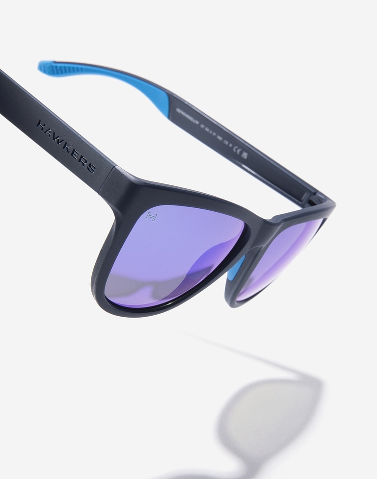Sunglasses Hawkers ONE SPORT RAW - POLARIZED NAVY SKY