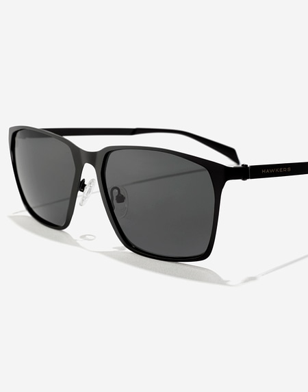 Sunglasses Hawkers TRACK FLEX - POLARIZED BLACK DARK
