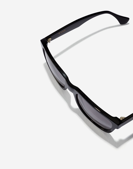 Sunglasses Hawkers DIAMOND BLACK DARK HOWLIN