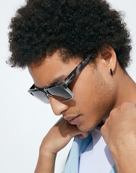 Sunglasses Hawkers INWOOD - BLUE CAREY SMOKY DARK