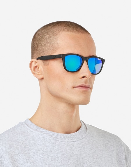 Sunglasses Hawkers CARBON BLACK - EMERALD ONE