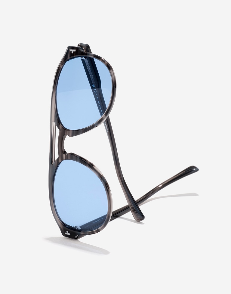 Sunglasses Hawkers DIVER - DEMI GREY BLUEBERRY