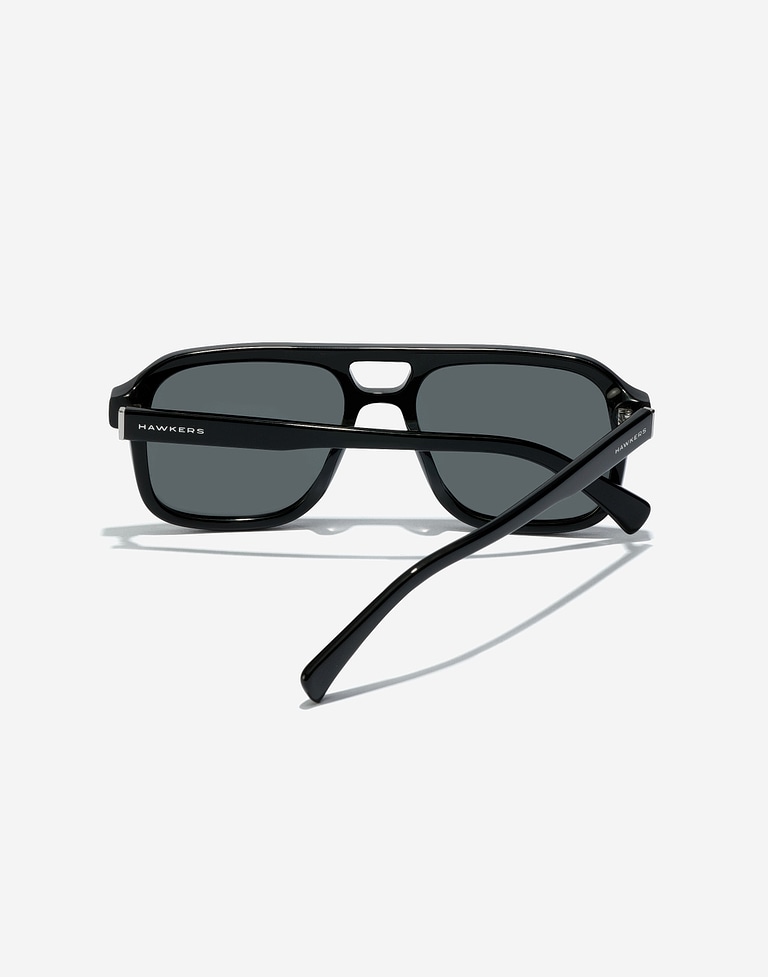 Nos Lunettes de Soleil Hawkers CROUPIER - POLARIZED BLACK DARK