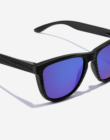 Sunglasses Hawkers ONE RAW CARBON FIBER - POLARIZED SKY