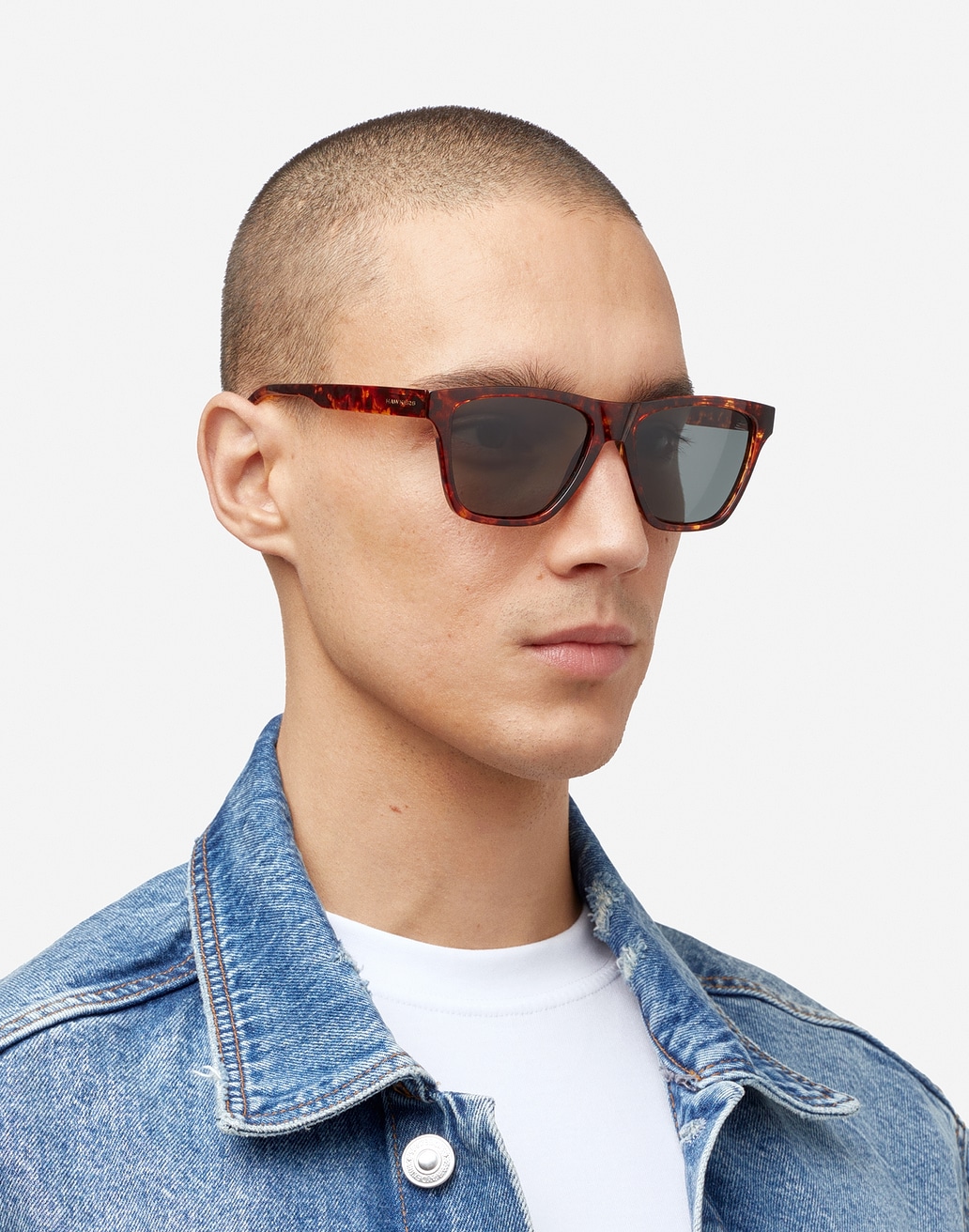 サングラス by FAR Sunglasses - By Far - Rodeo - Brown By Far Sunglasses - Rodeo - Brown in Brown | THE LIST