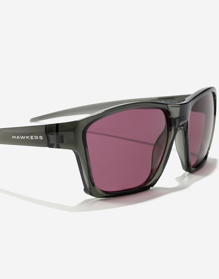 Nos Lunettes de Soleil Hawkers SHARK - BLACK GRAPE