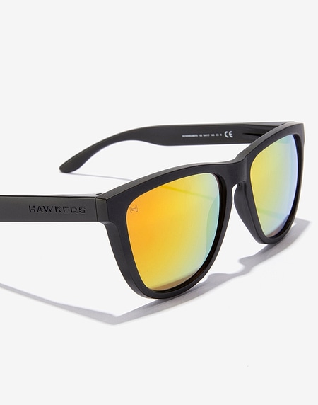 Sunglasses Hawkers ONE RAW - BLACK DAYLIGHT