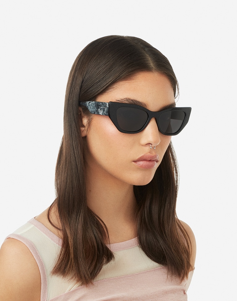 &Gamma;&upsilon;&alpha;&lambda;&iota;ά &eta;&lambda;ί&omicron;&upsilon; Hawkers MANHATTAN - POLARIZED GRANITE DARK