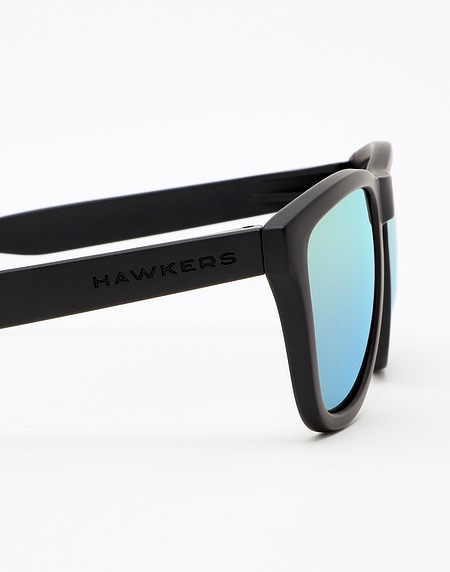 POLARIZED CARBON BLACK - CLEAR BLUE ONE | Hawkers USA