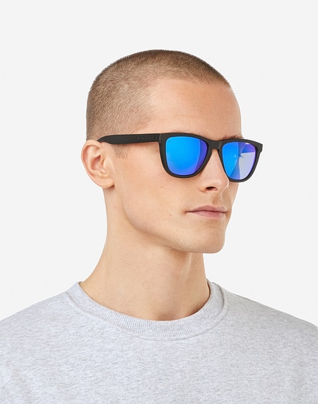 Sonnenbrille Hawkers ONE RAW - POLARIZED BLACK SKY