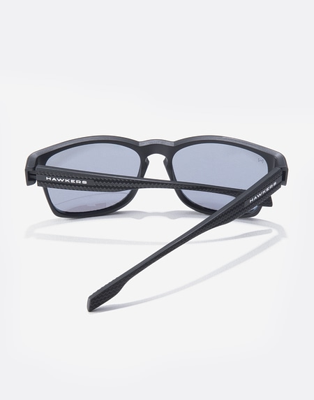 Sunglasses Hawkers CORE RAW CARBON FIBER - POLARIZED BLACK BLUE CHROME