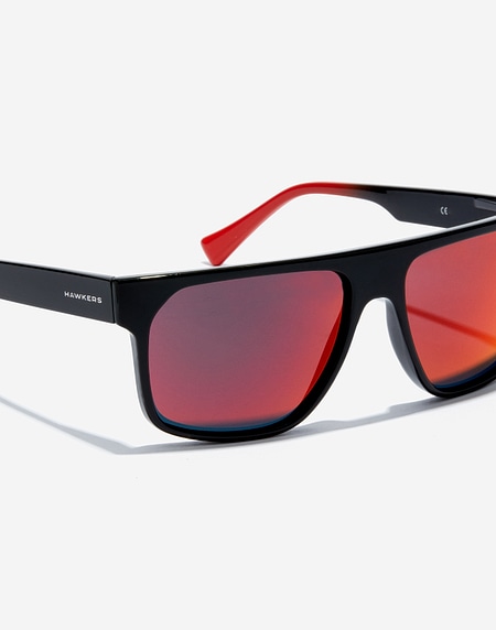 Sunglasses Hawkers CHEEDO - DIAMOND BLACK RUBY