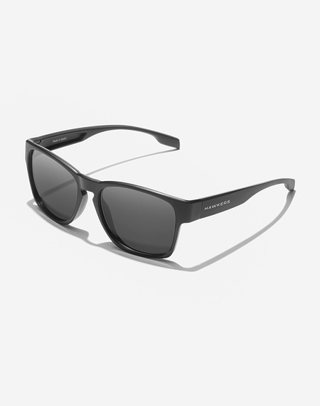 Sunglasses Hawkers CORE RAW - POLARIZED BLACK DARK