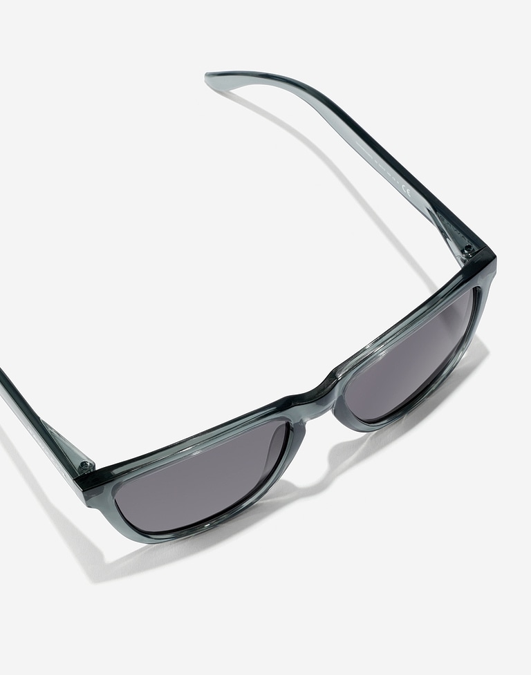 Sunglasses Hawkers ONE RAW - BLACK TRANSPARENT DARK