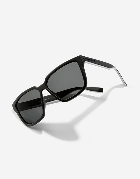 Lentes de sol Hawkers MOTION - POLARIZED BLACK DARK