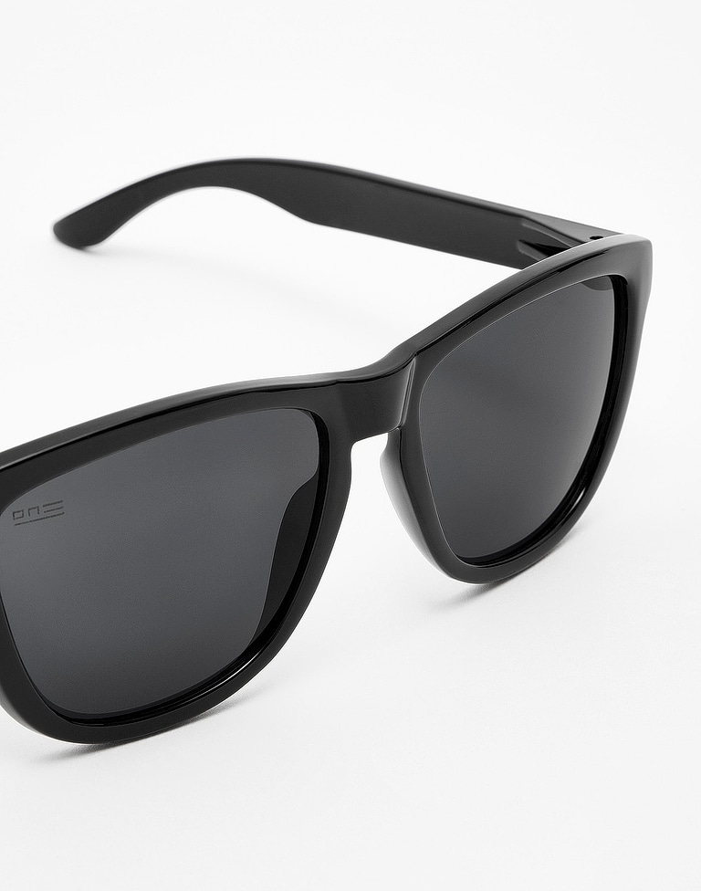 Sunglasses Hawkers DIAMOND BLACK - DARK ONE