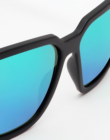 Sunglasses Hawkers CARBON BLACK EMERALD MOTION