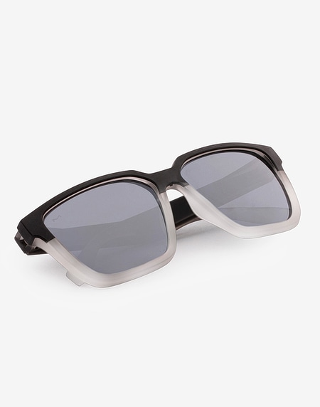 Sunglasses Hawkers BLACK FROZEN GREY - CHROME MOTION S STRONG