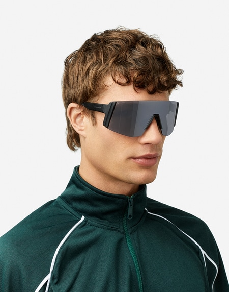 sports sunglasses Hawkers LYNX BIG - BLACK SMOKE FLASH
