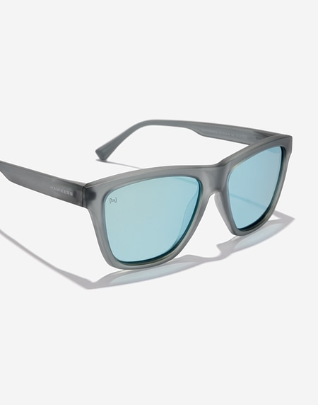 Sunglasses Hawkers ONE LS RAW - POLARIZED GREY BLUE CHROME