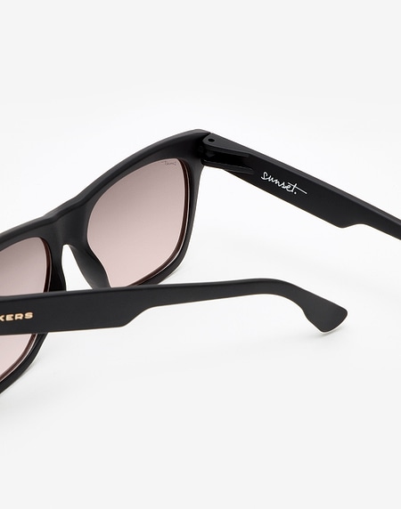 Nos Lunettes de Soleil Hawkers CARBON BLACK - GOLD SUNSET
