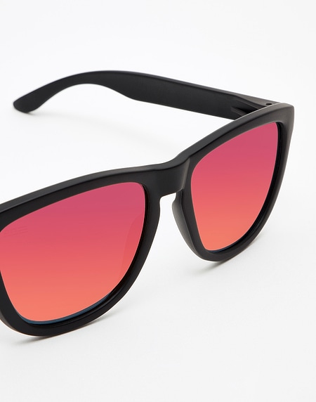 Sunglasses Hawkers CARBON BLACK RED ONE