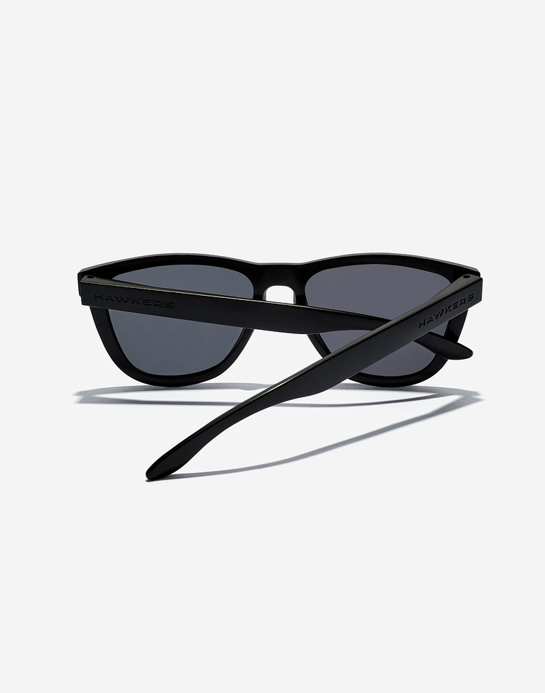 &Gamma;&upsilon;&alpha;&lambda;&iota;ά &eta;&lambda;ί&omicron;&upsilon; Hawkers ONE RAW - POLARIZED BLACK DARK