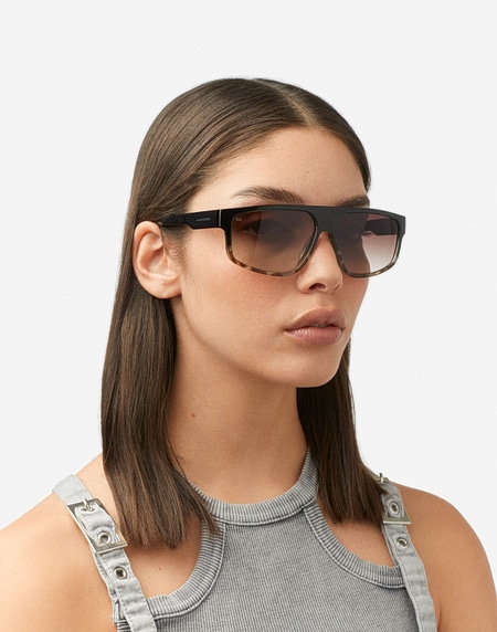 Sunglasses Hawkers ASTRO - BLACK CAREY EARTH ECO
