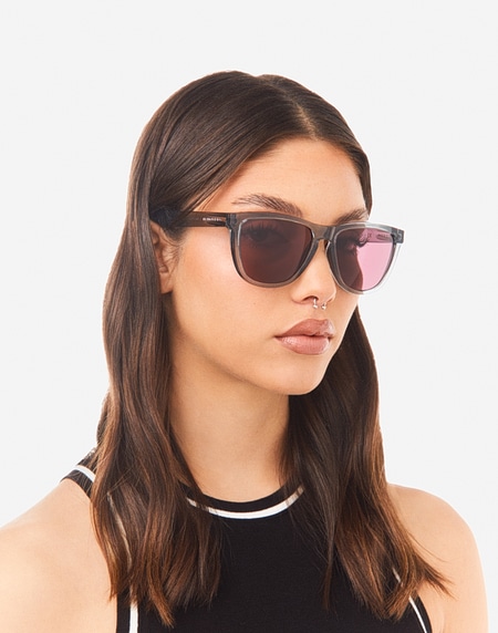 Lentes de sol Hawkers ONE RAW - GREY TRANSPARENT GRAPE