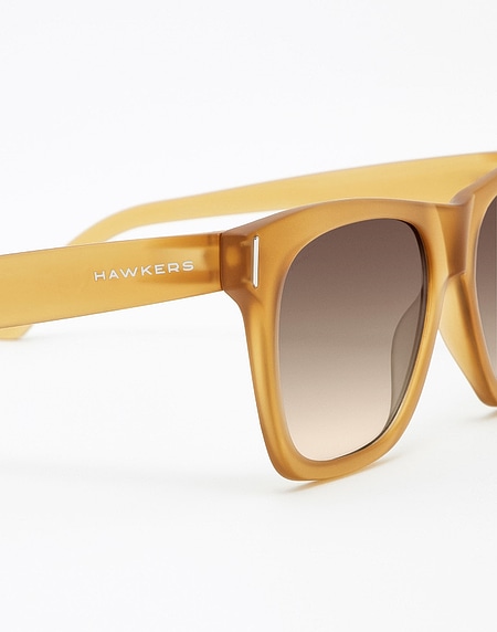 Sunglasses Hawkers FROZEN MUSTARD BROWN GRADIENT SUNSET XL