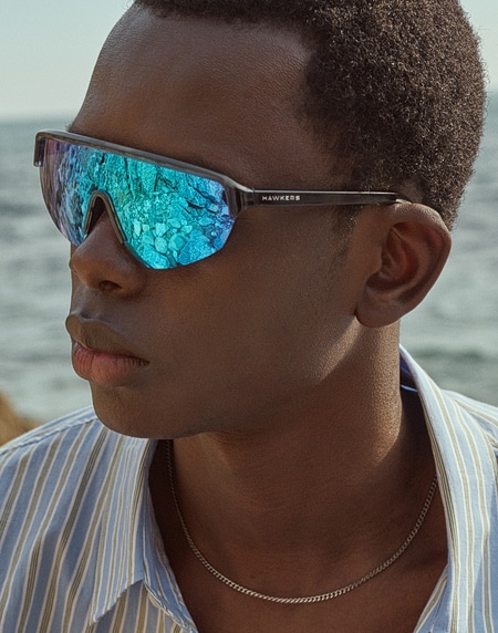 Sunglasses HAWKERS APEX - SMOKE CLEAR BLUE
