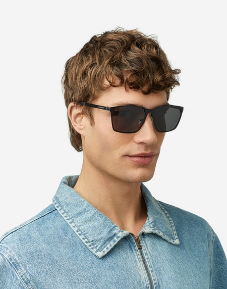 Sunglasses Hawkers TRACK FLEX - POLARIZED BLACK DARK