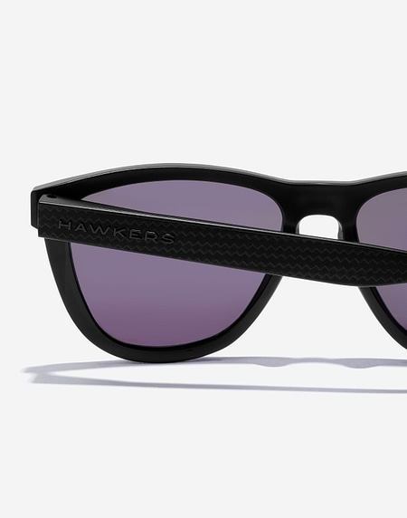 Nos Lunettes de Soleil Hawkers ONE RAW CARBON FIBER - POLARIZED EMERALD