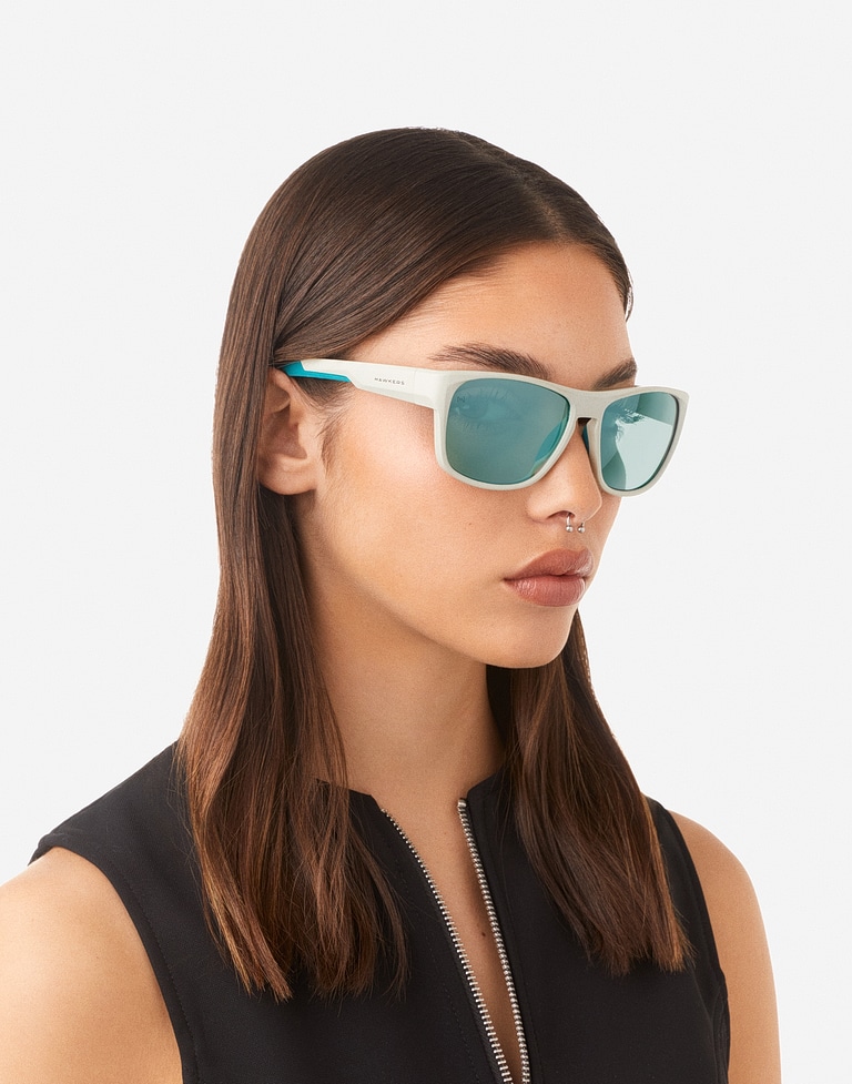 Nos Lunettes de Soleil Hawkers GRIP - WHITE JADE