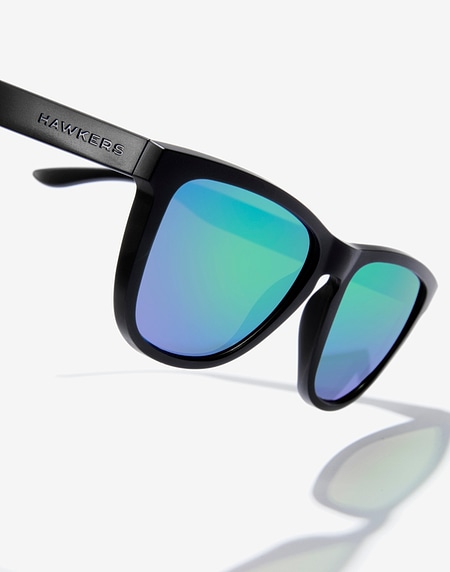 Sunglasses Hawkers ONE RAW - POLARIZED BLACK EMERALD