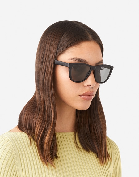 Sunglasses Hawkers ONE RAW - POLARIZED BLACK DARK