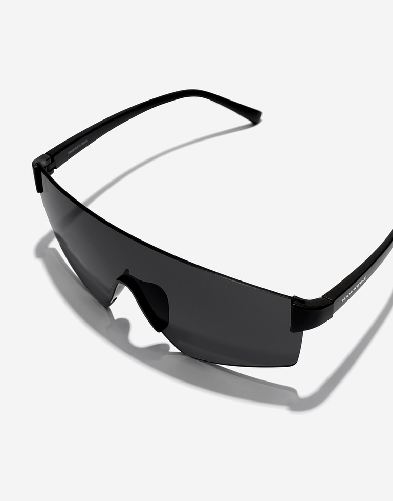 Sunglasses Hawkers AERO - BLACK DARK