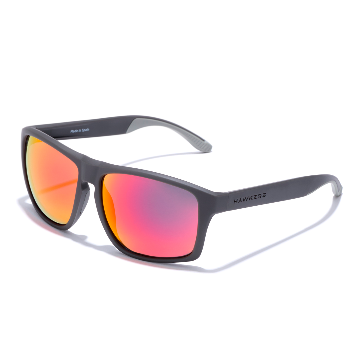 Photo Nos Lunettes de Soleil Hawkers Faster Sport Raw - Urban Grey Ruby